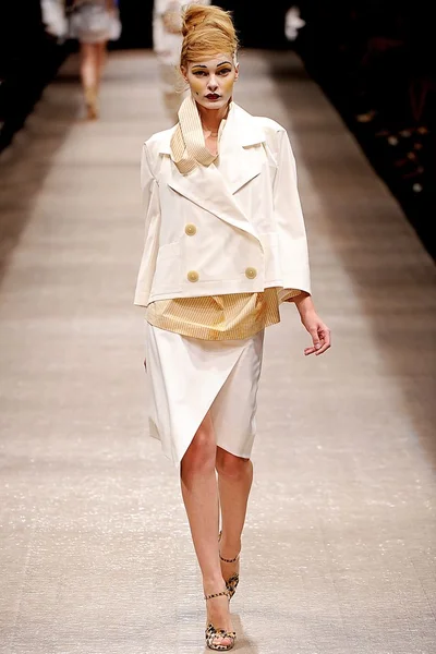 Look 13